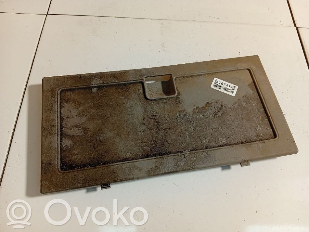 Nissan Almera Tino Inne elementy wykończenia bagażnika 