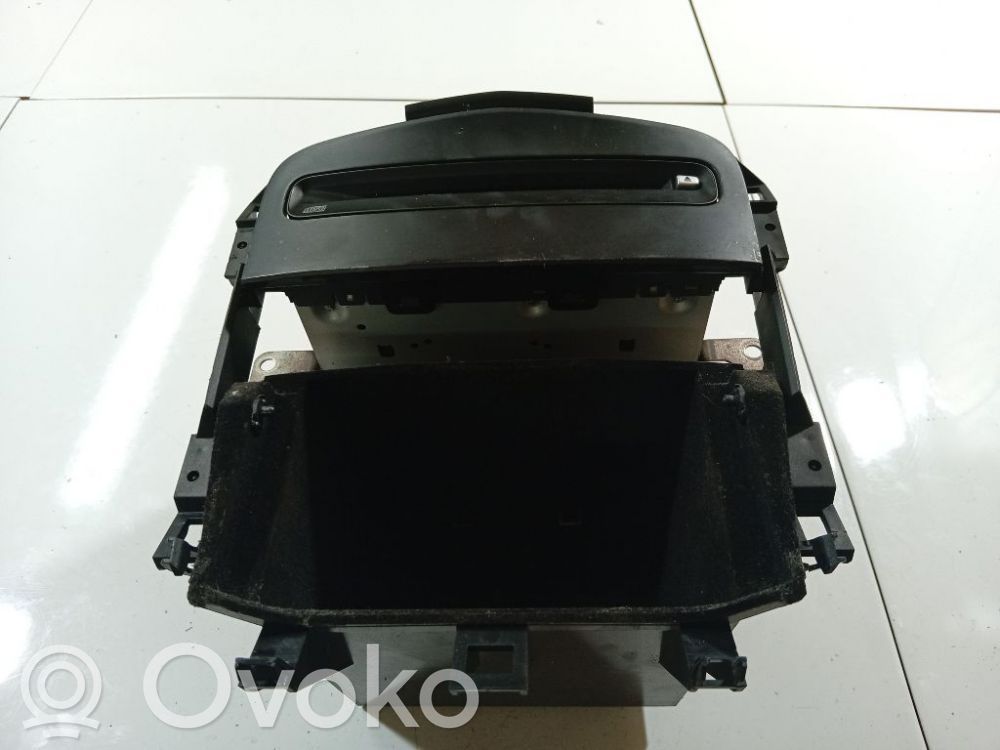 Nissan Primera Zmieniarka płyt CD/DVD 