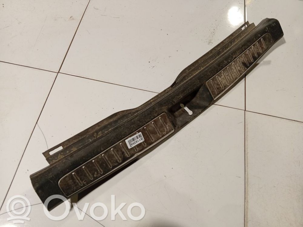 Toyota Avensis T250 Inne elementy wykończenia bagażnika 