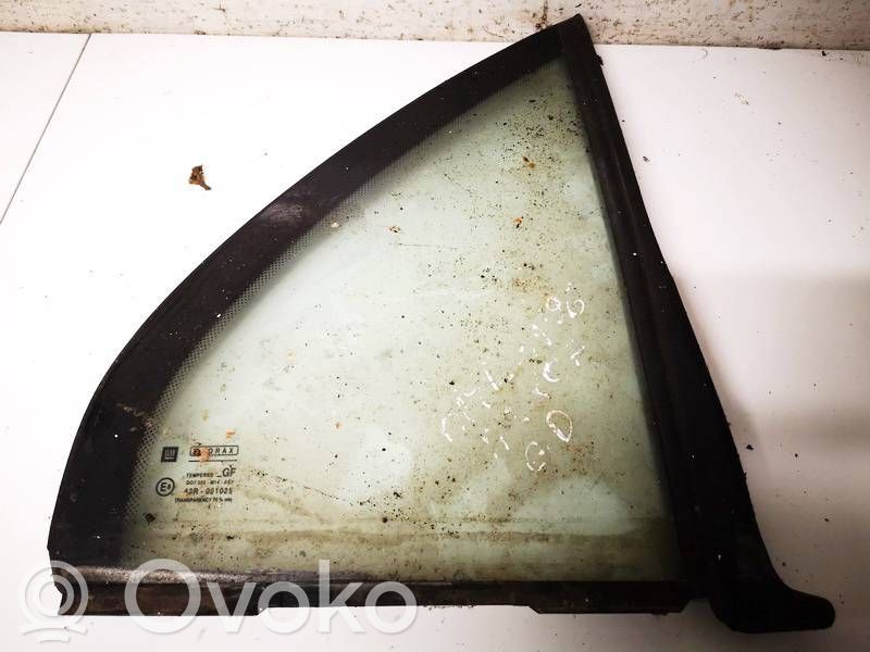 Opel Omega B1 Vetro del deflettore posteriore 