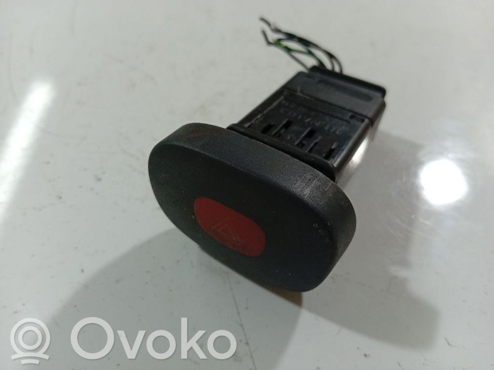 Botón interruptor de luz de peligro   25177,1347090,25177