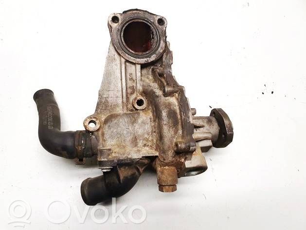 Audi A4 S4 B5 8D Vesipumppu 