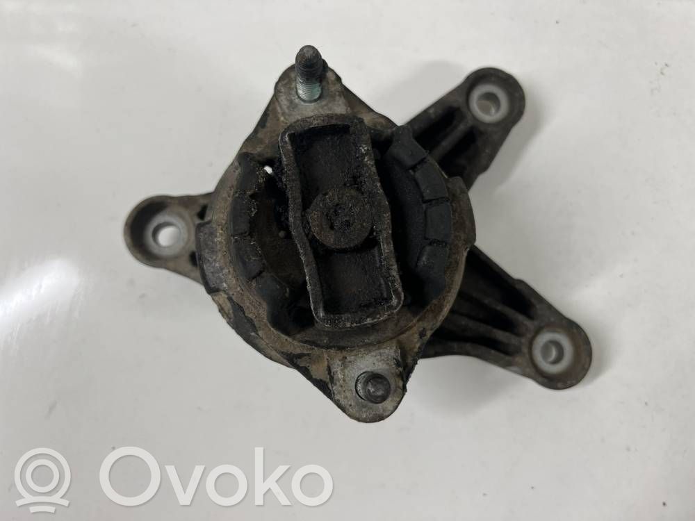Audi A4 S4 B6 8E 8H Wspornik / Mocowanie silnika 