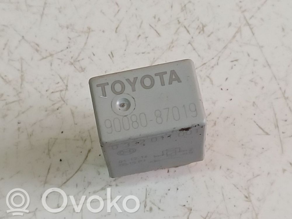 Toyota Corolla E120 E130 Altri relè