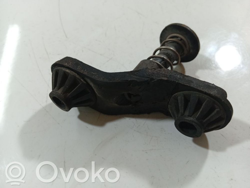 Saab 9-5 Fixation de radiateur