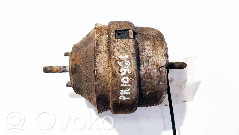 Audi A4 S4 B5 8D Suport tampon motor 