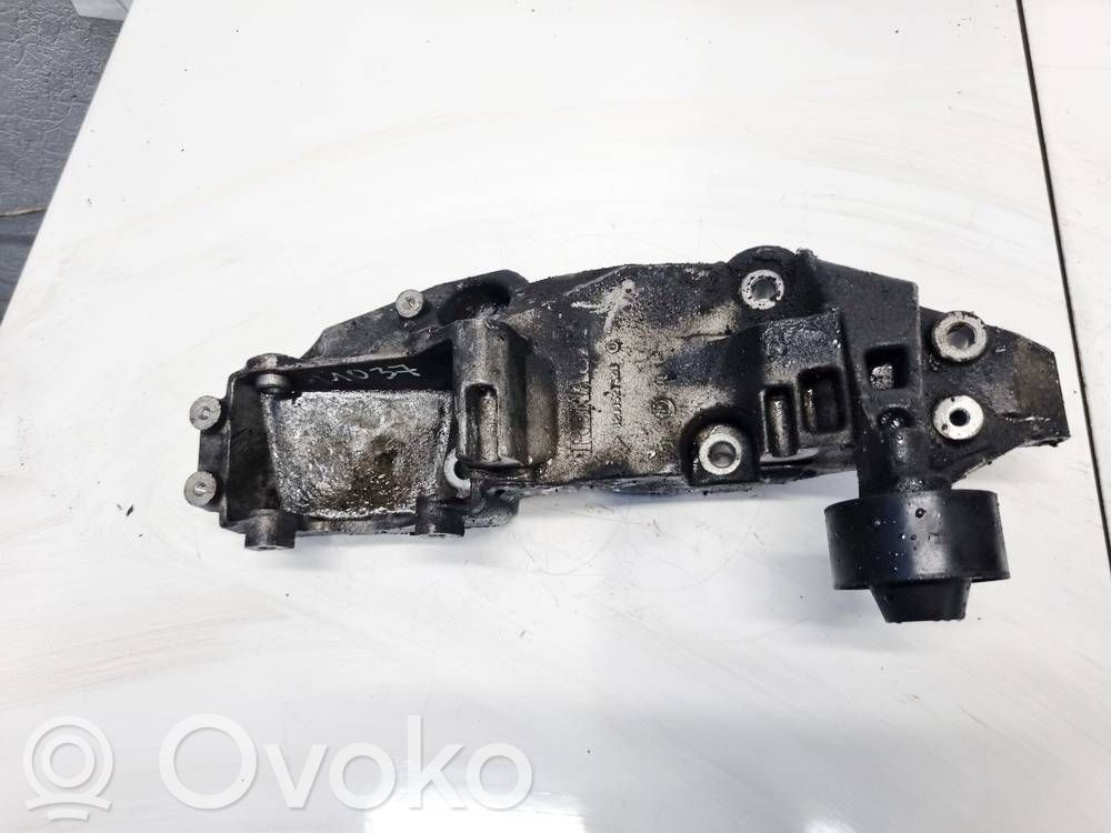 Renault Laguna III Supporto di montaggio del motore (usato) 