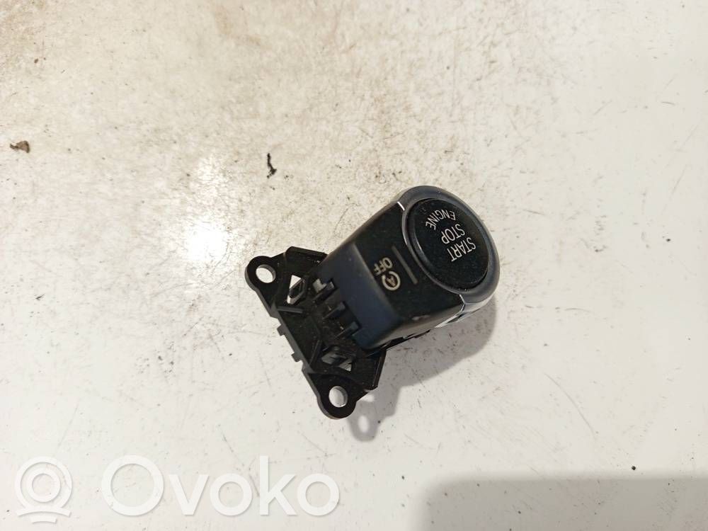 BMW X6 F16 Przycisk zapłonu Start / Stop 