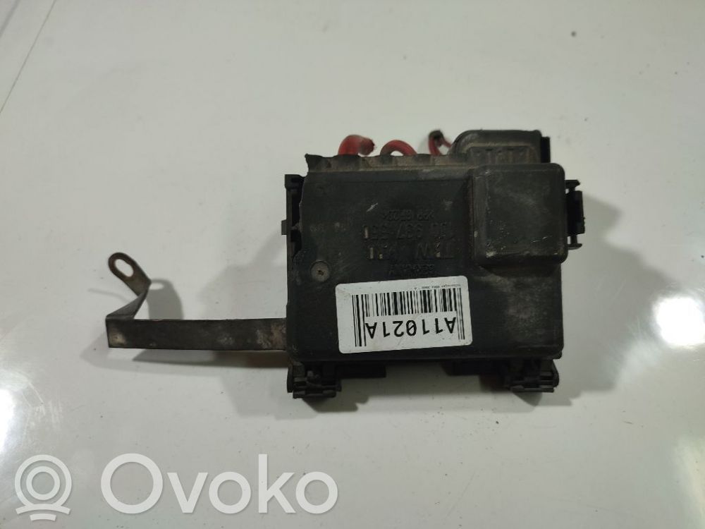 Skrzynka bezpieczników / Komplet   751037551,1J0937550,1J0937550,751037551