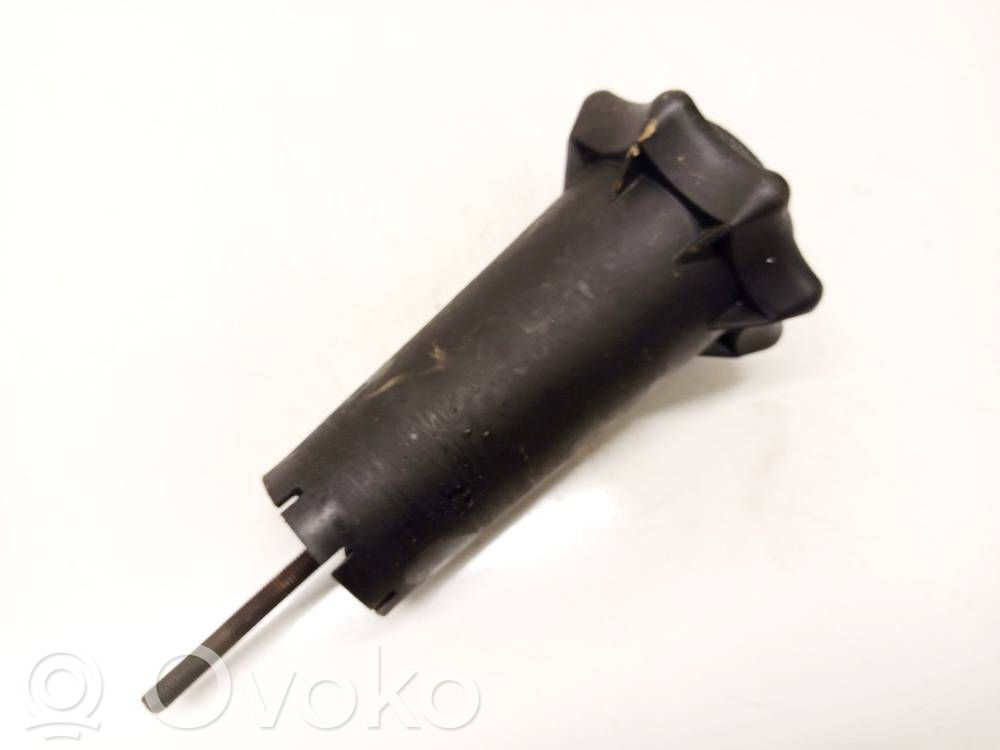 Audi A4 S4 B5 8D Șurub fixare roată de rezervă 