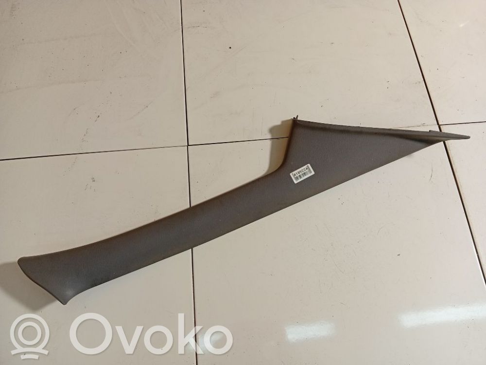 Chrysler Voyager Rivestimento montante (C) 
