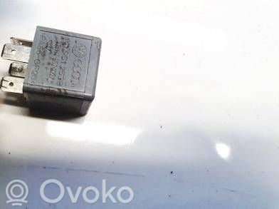 Volkswagen PASSAT B6 Autres relais 