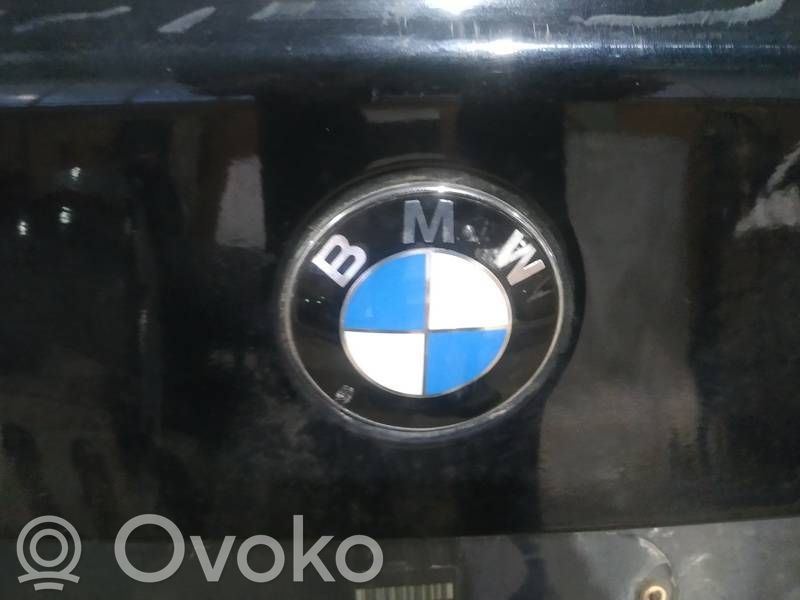 Ražotāja emblēma
