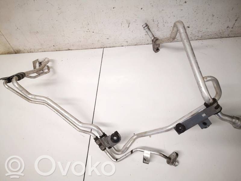 Ilmastointilaitteen putki (A/C)   924504FF0A,924504FF0A