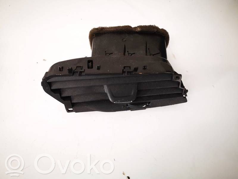 Opel Corsa E Dysze / Kratki środkowego nawiewu deski rozdzielczej 