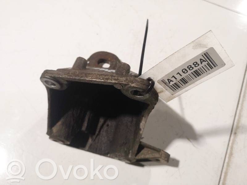 Audi A6 S6 C5 4B Engine mounting bracket 