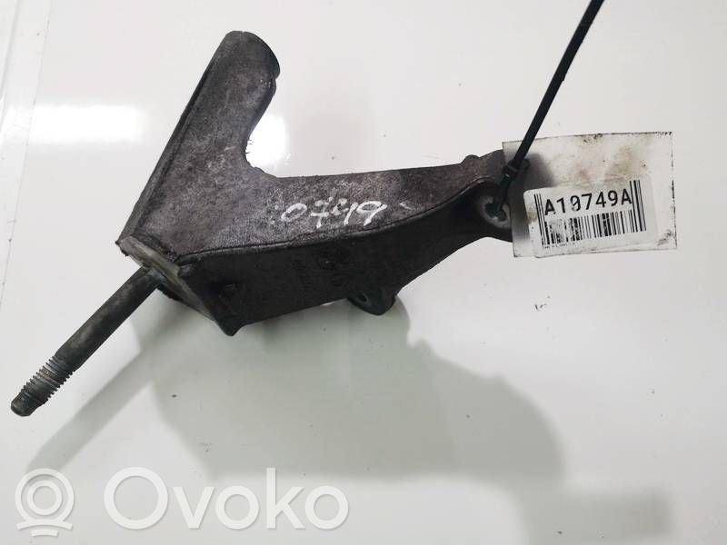 Saab 9-5 Engine mounting bracket 
