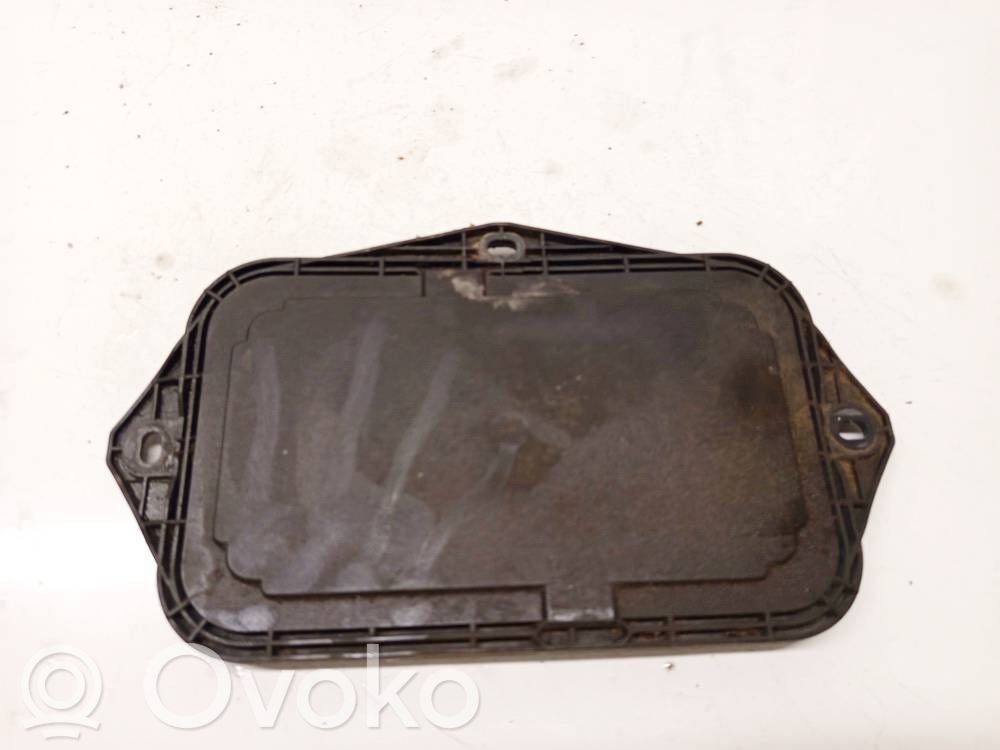 Volkswagen PASSAT B6 Capac cutie siguranțe 