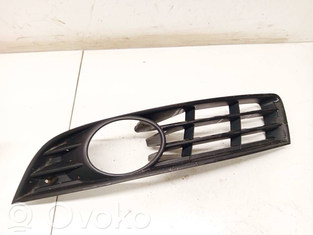 Volkswagen PASSAT B6 Grilă inferioară bară față 