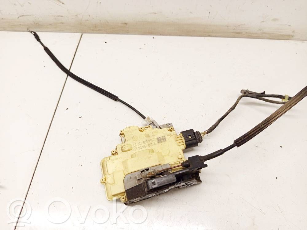 Volkswagen PASSAT B6 Serratura portiera anteriore