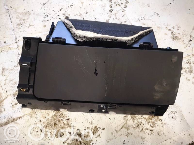 Tesla Model S Handschuhfach 