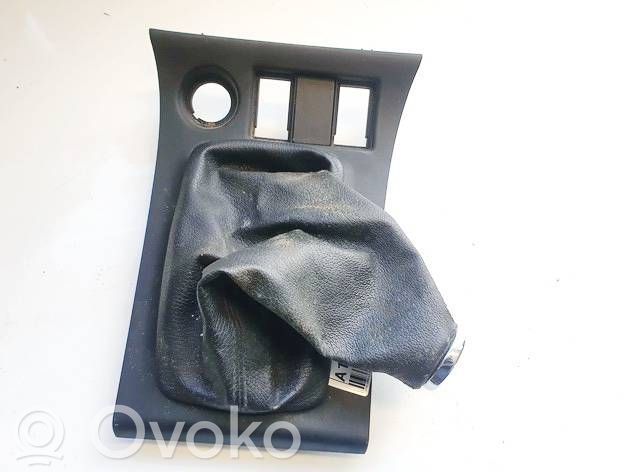 Toyota Corolla E120 E130 Rivestimento in plastica cornice della leva del cambio 