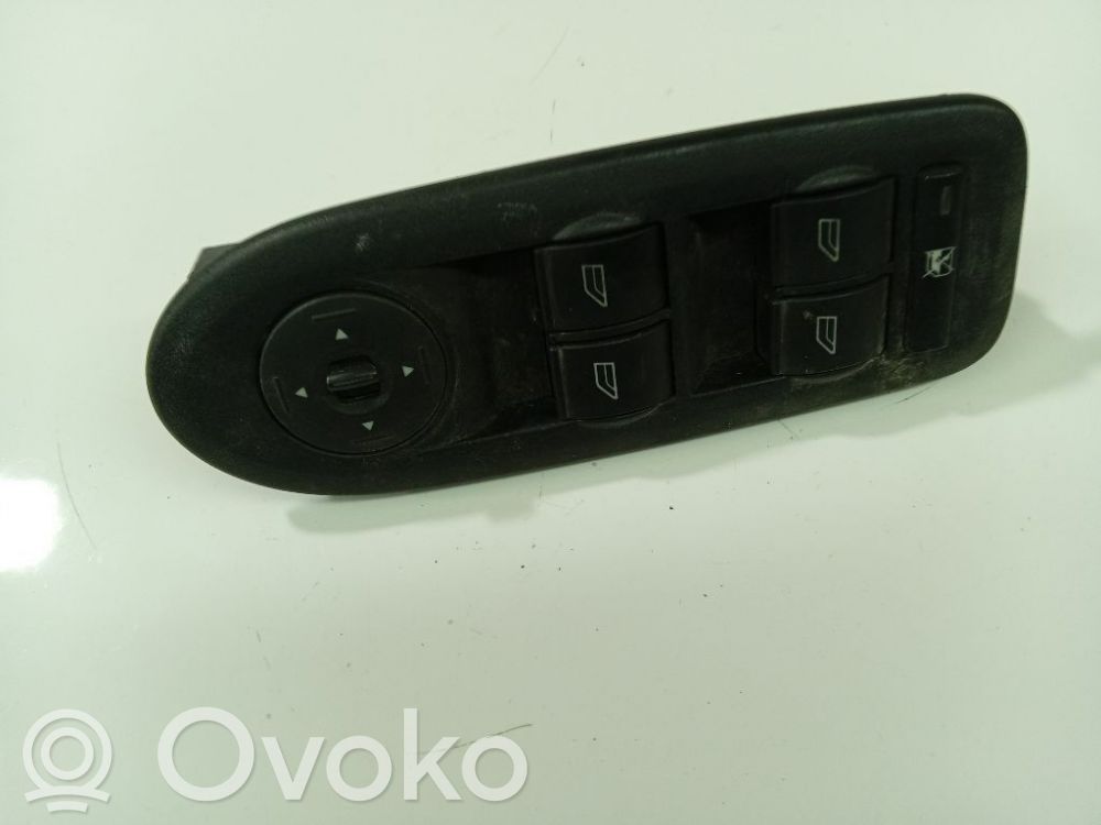 Ford C-MAX I Comutator comandă geamuri electrice 