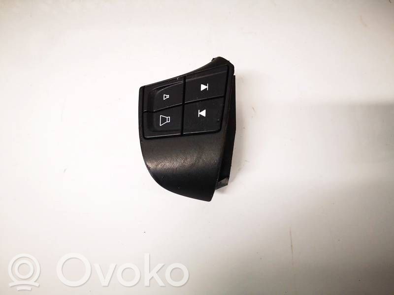Volvo C30 Butoane/comutatoare pe volan 