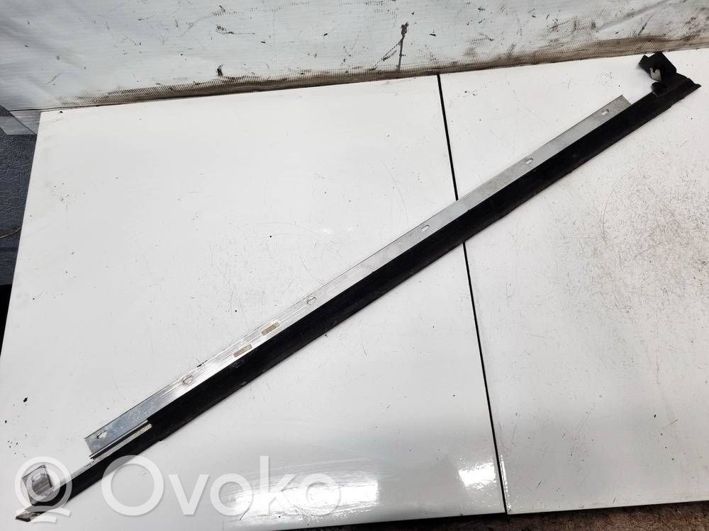 Audi A4 S4 B5 8D Etuoven lasin muotolista