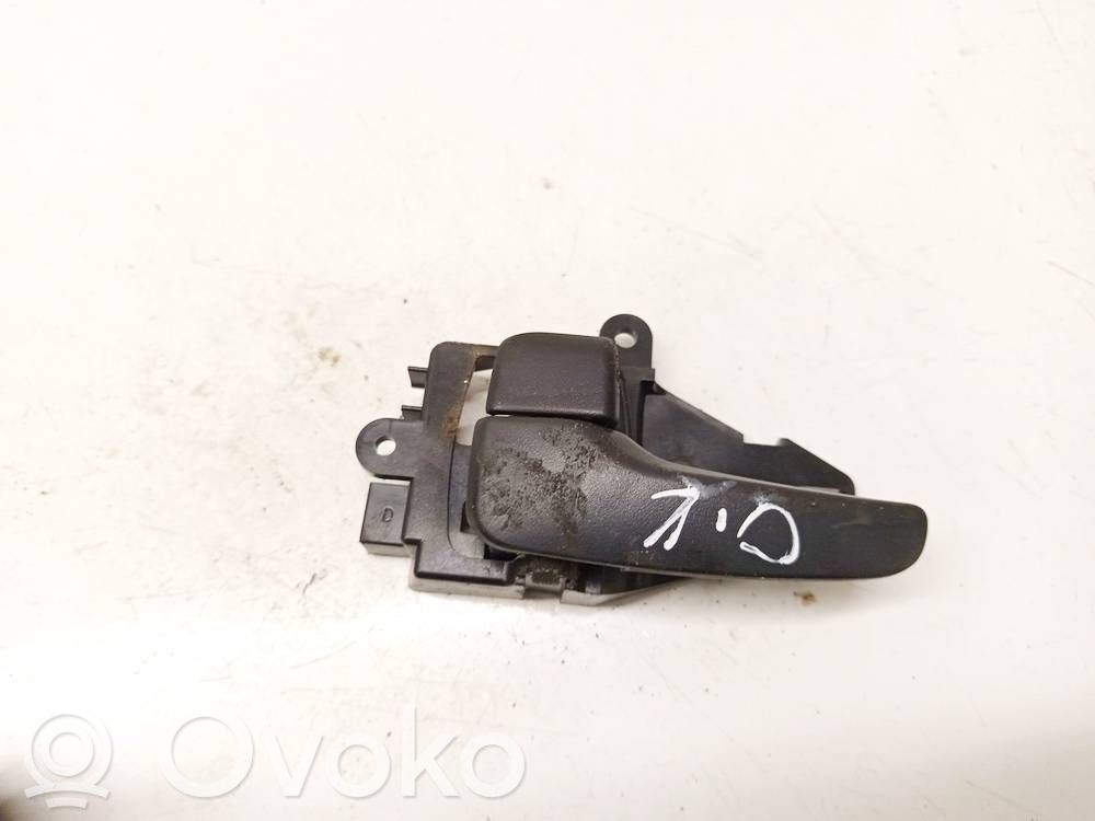 Manecilla interna puerta trasera   MN105359,MN105359