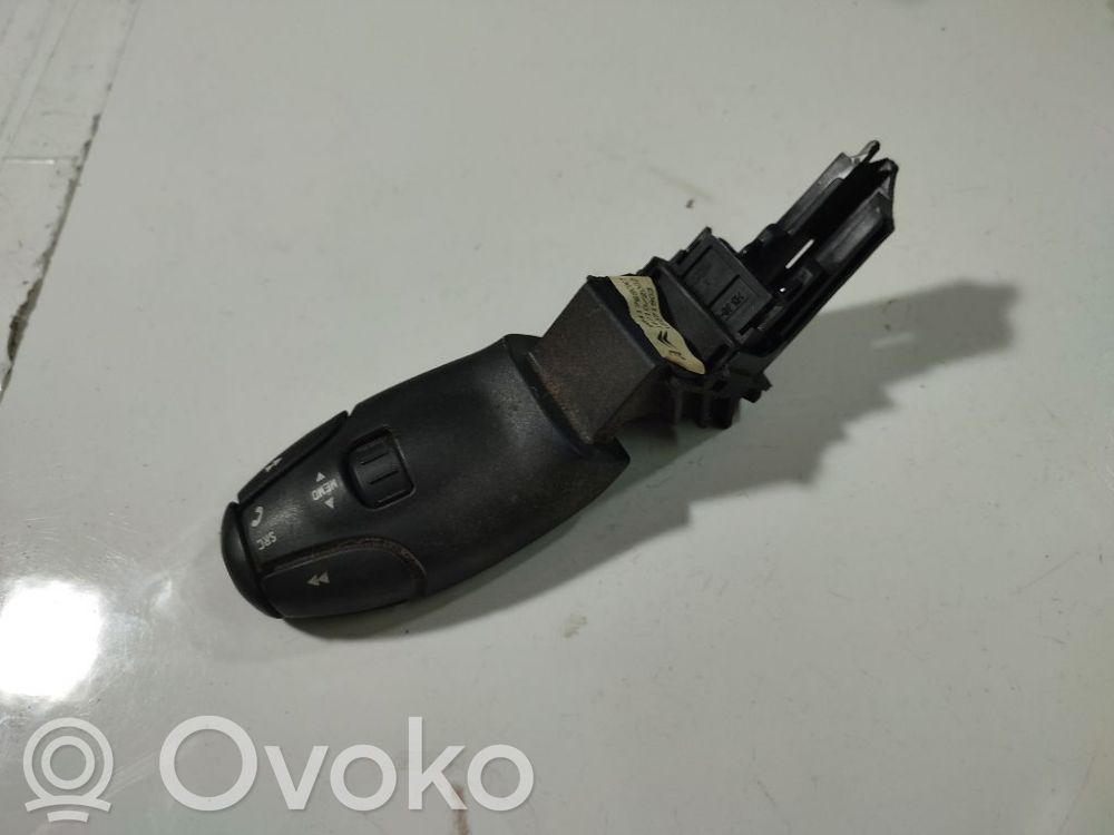 Volkswagen PASSAT B4 Interruptor de control multifunción