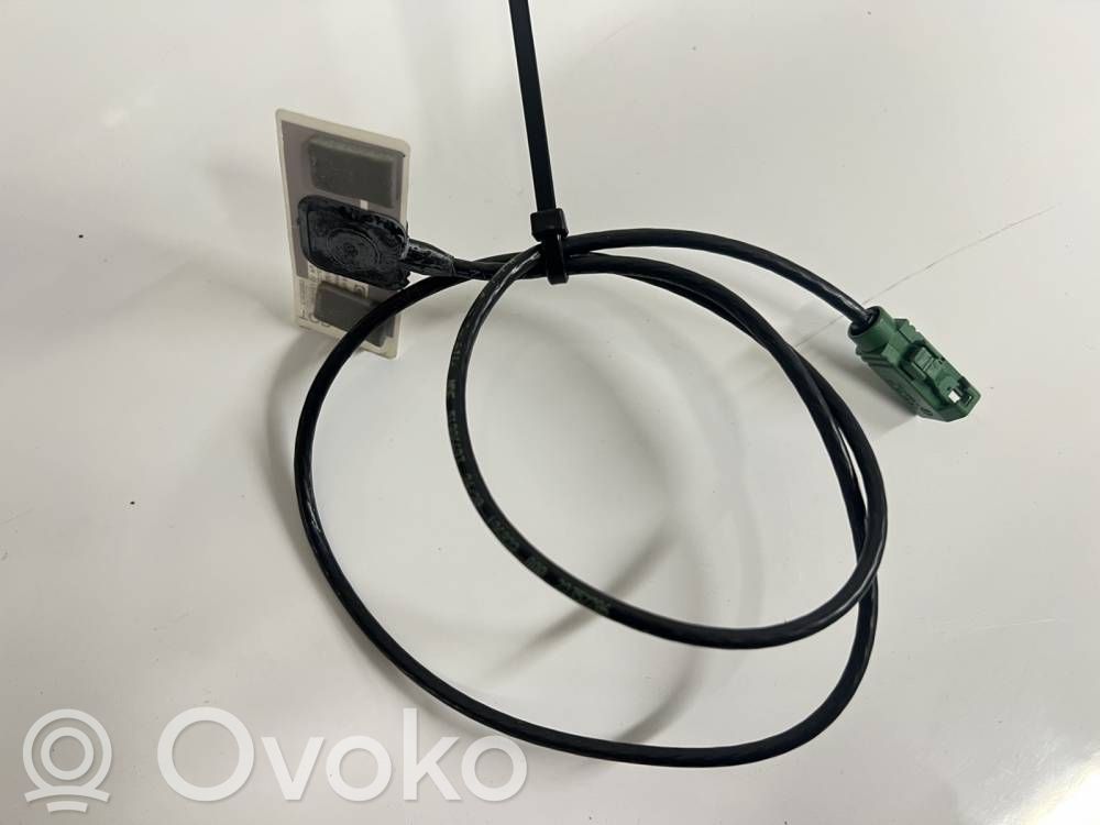 Tesla Model S Antenne GPS 