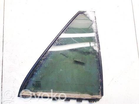 Toyota Avensis T250 Ventanilla de ventilación de la puerta trasera