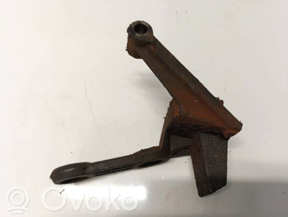 Engine mounting bracket   395927,395927