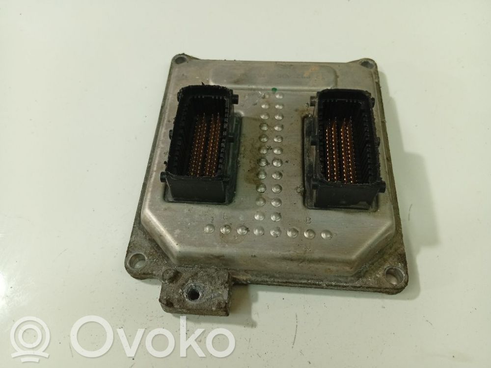 Opel Zafira B Engine control unit/module 
