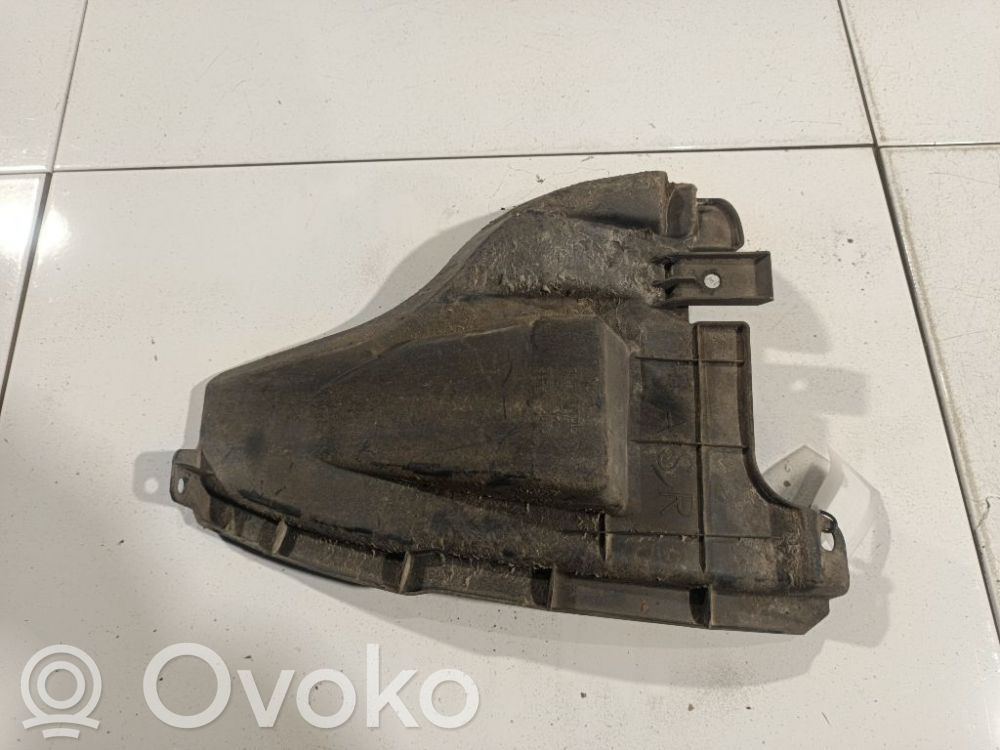 Toyota Avensis T270 Rivestimento paraspruzzi parafango posteriore