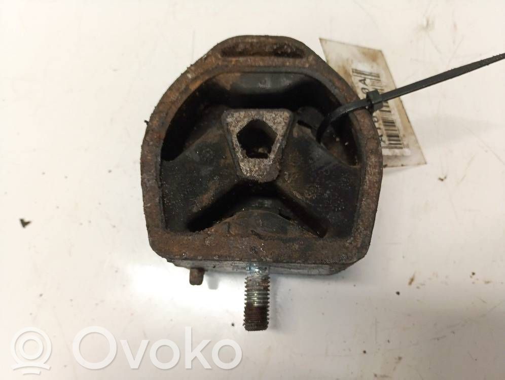 Volkswagen PASSAT B5 Wspornik / Mocowanie silnika 