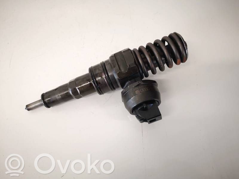 Volkswagen PASSAT B6 Injector combustibil 