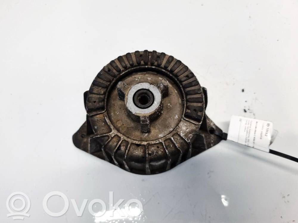 Mercedes-Benz C AMG W204 Suport tampon motor 