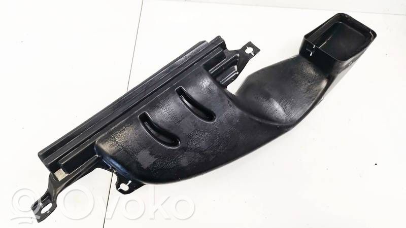 Tesla Model 3 Ohjaamon sisäilman ilmakanava 