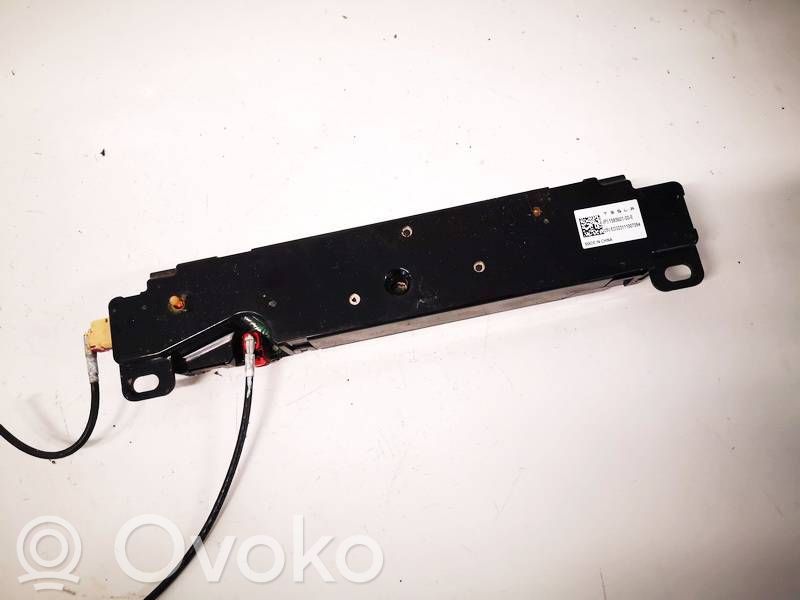 Tesla Model 3 Antennin ohjainlaite 