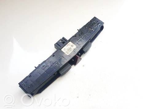 Opel Astra H Interruttore luci di emergenza