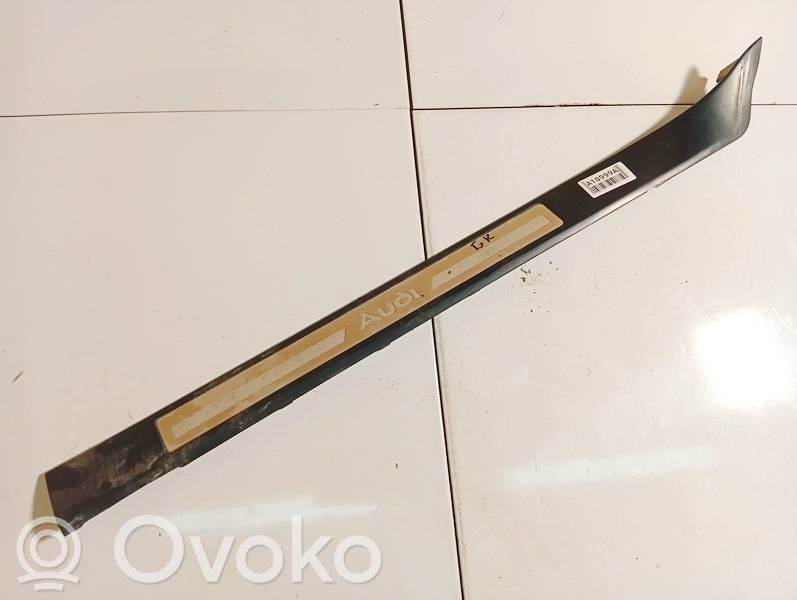 Audi A8 S8 D3 4E Moldura protectora del borde trasero 