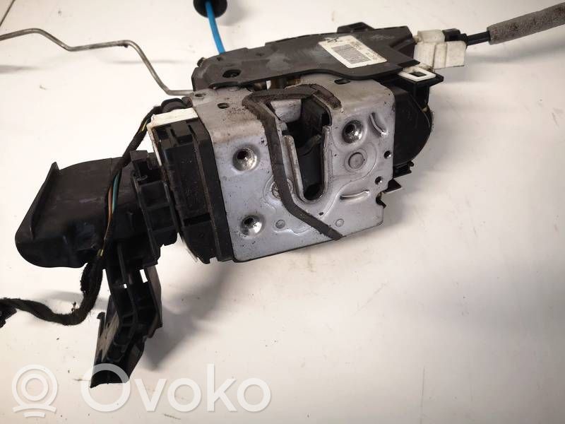 Mercedes-Benz A W176 Serratura portiera anteriore