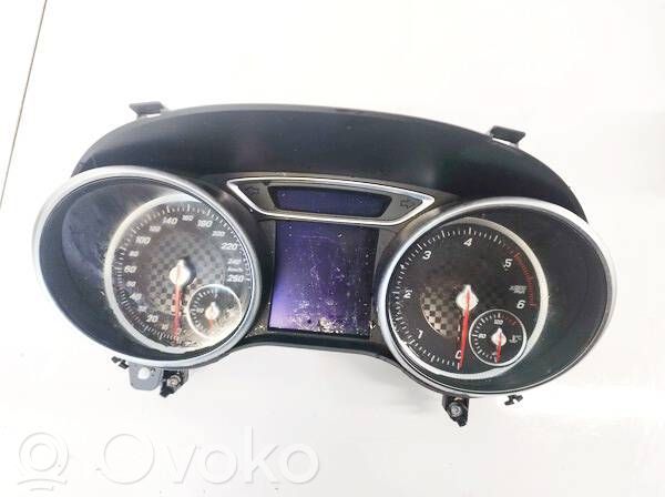 Mercedes-Benz A W176 Licznik / Prędkościomierz 