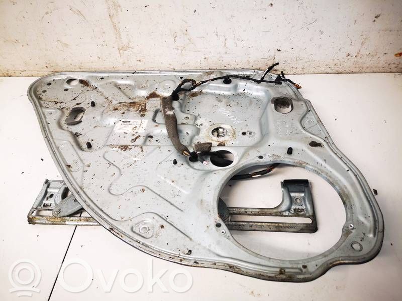 Ford Kuga I Regulador con motor de la ventanilla de la puerta corredera 