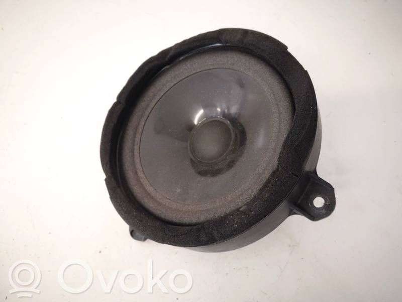 Subaru Outback Altavoz de la puerta delantera 