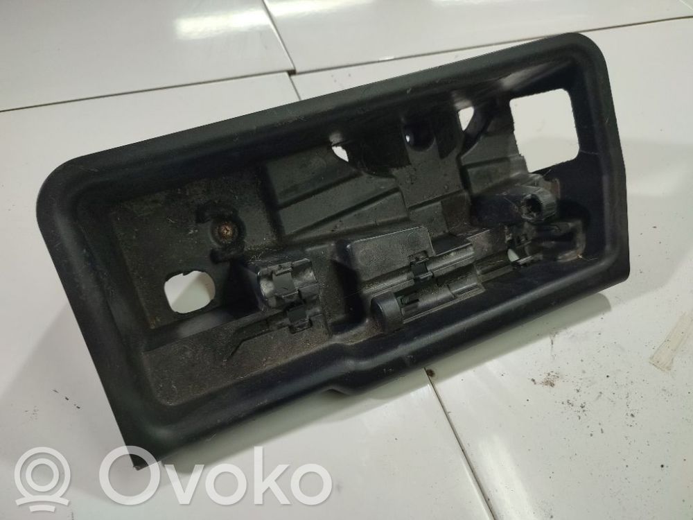 Mitsubishi Grandis Inne elementy wykończenia bagażnika 