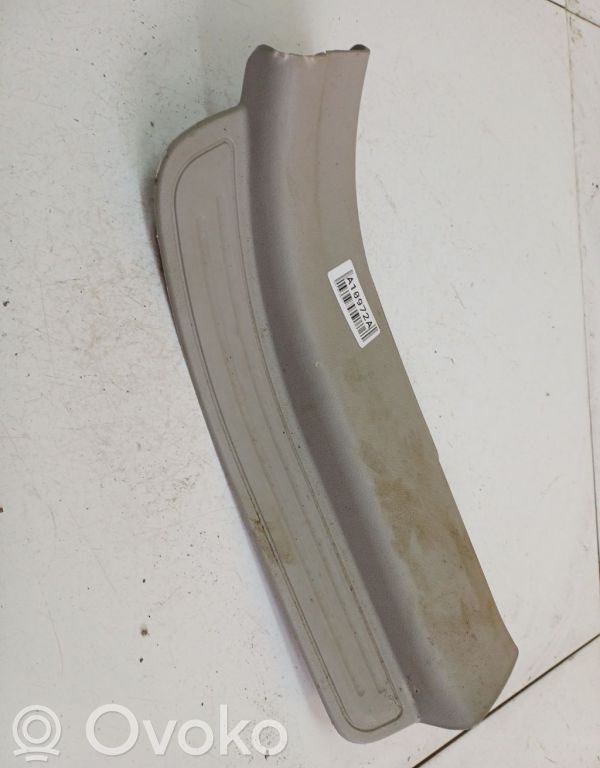 Saturn Vue Capac prag spate 