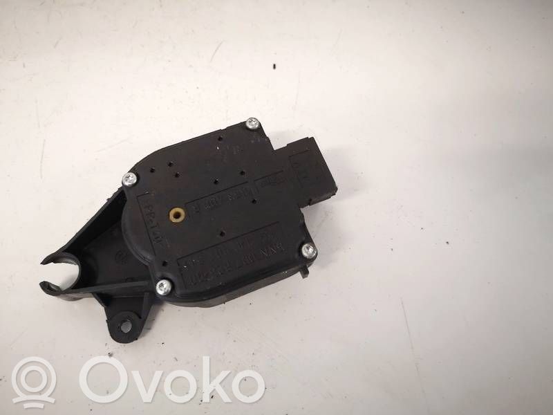 Volkswagen PASSAT B5.5 Motor/actuator clapetă aer 